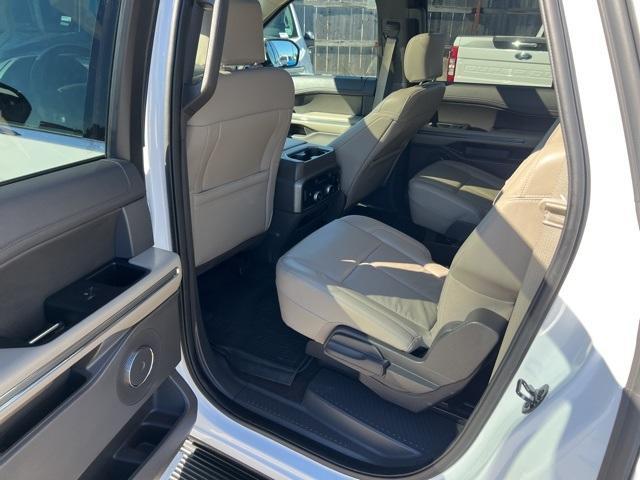 2020 ford expedition max xlt