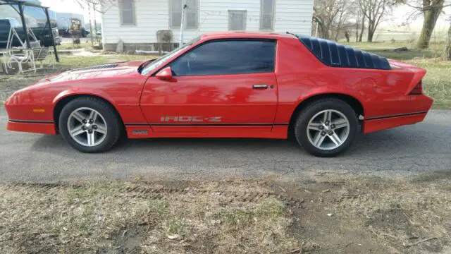 1987 iroc z28 camaro 5.7l hardtop 19000 original miles...with enclosed trailer