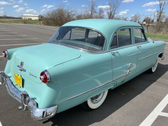 1953 ford customline sedan v-8 outstanding original