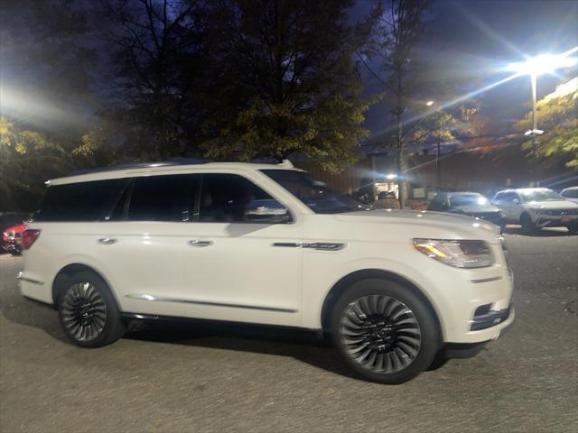 2019 lincoln navigator black label