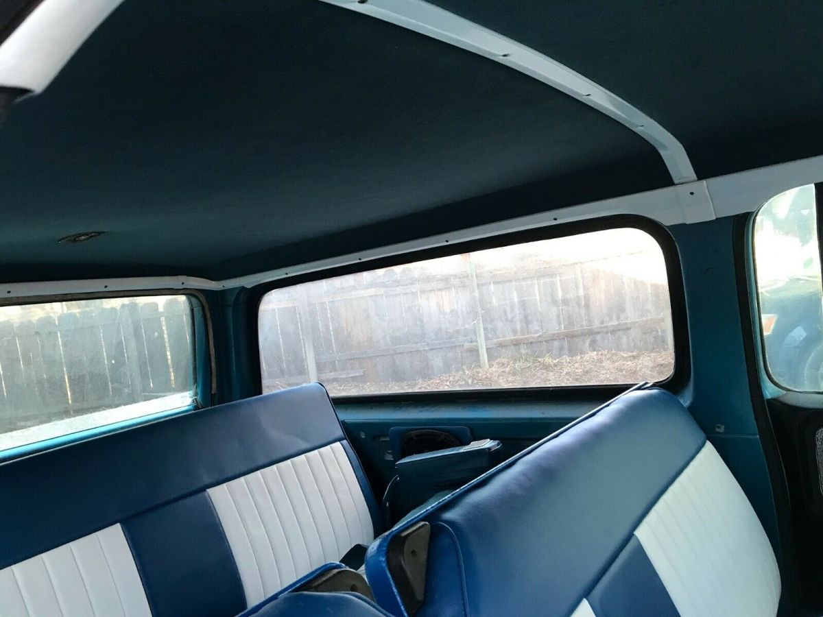 1978 chevy suburban 4x4 *all new interior, motor, brakes, tires, drive anywhere