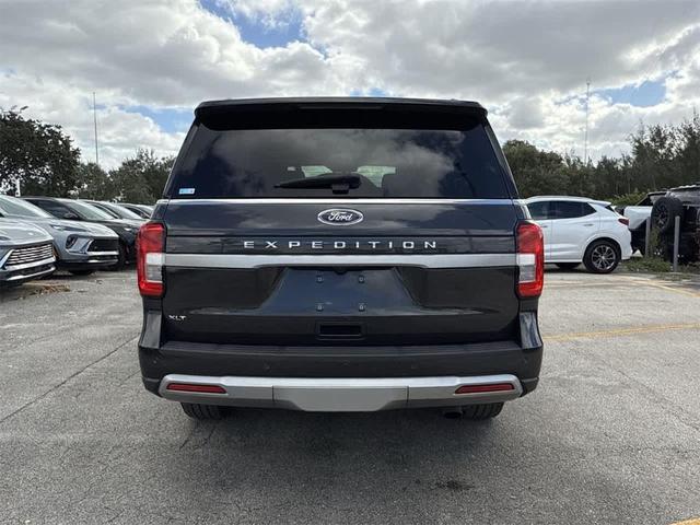 2023 ford expedition xlt