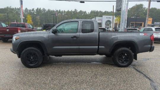 2022 toyota tacoma sr