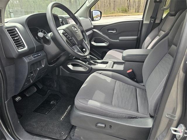 2023 nissan frontier sv