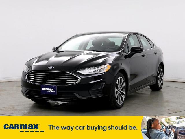 2019 ford fusion se