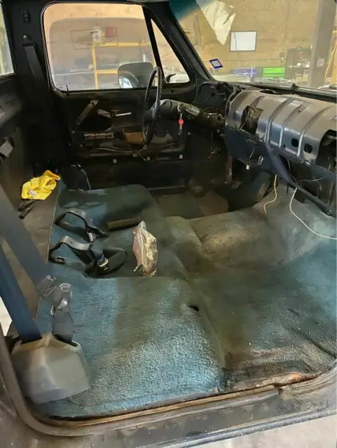 swb, 2 wheel drive, rust free texas silverado truck!