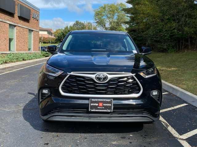 2021 toyota highlander le