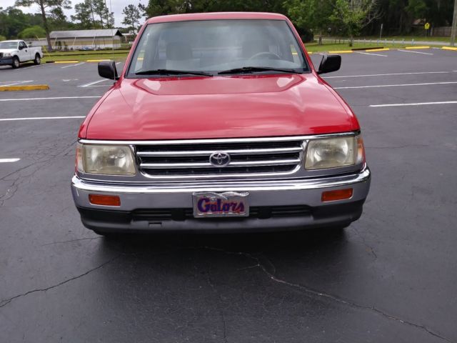toyota t100 - low mileage, amazing condition - zero rust - runs great