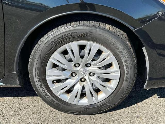 2013 toyota camry le