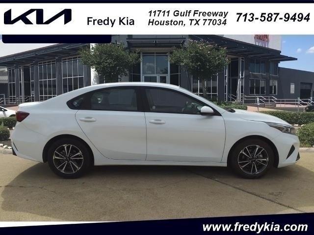 2022 kia forte lxs