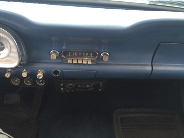 1962 ford falcon deluxe