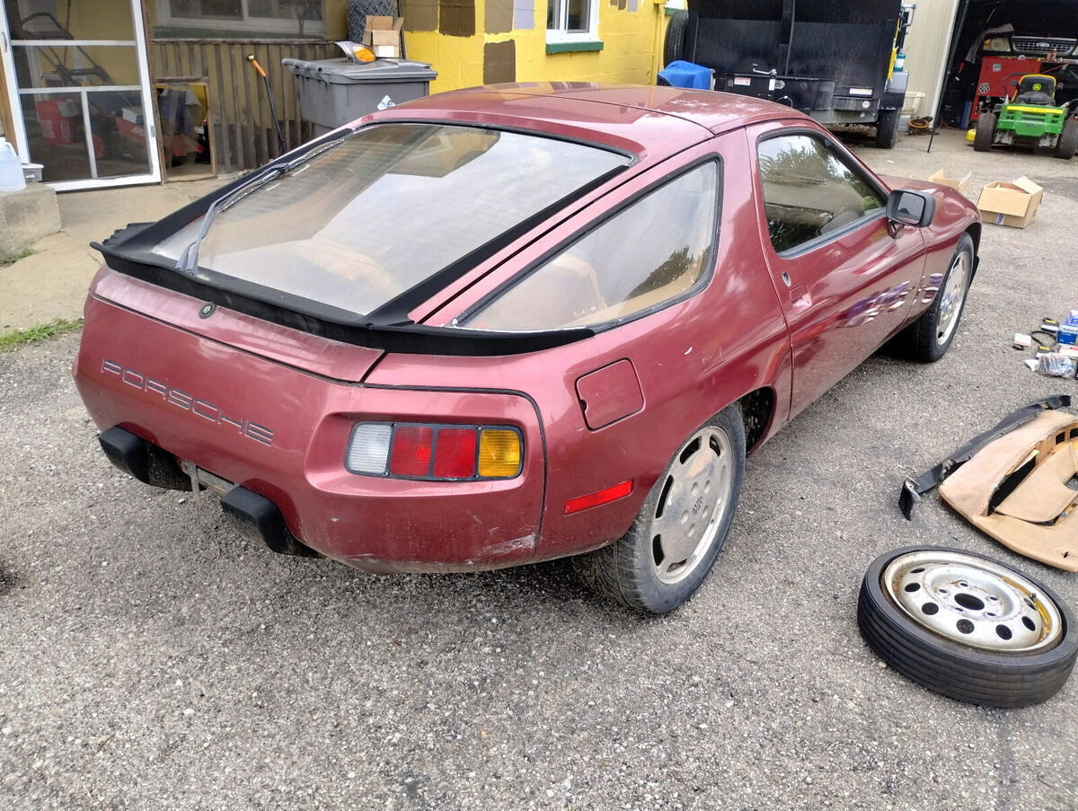928s 4.5l v8 automatic