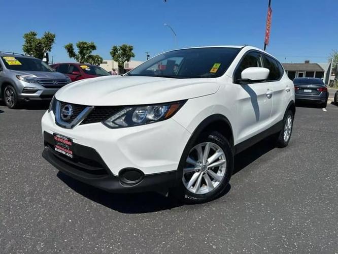 2017 nissan rogue sport s sport utility 4d in fresno, california