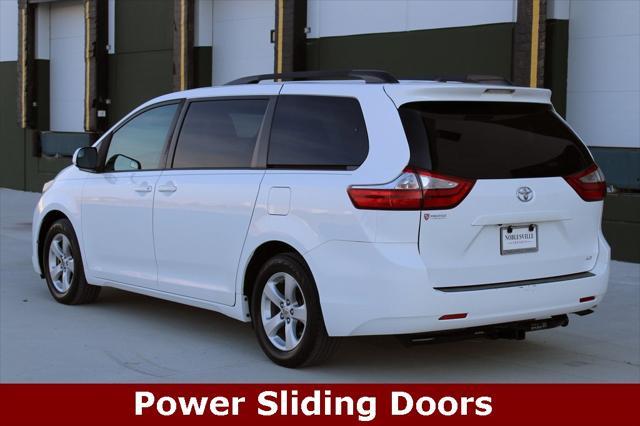 2017 toyota sienna le