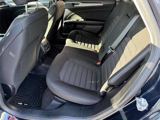 2020 ford fusion se