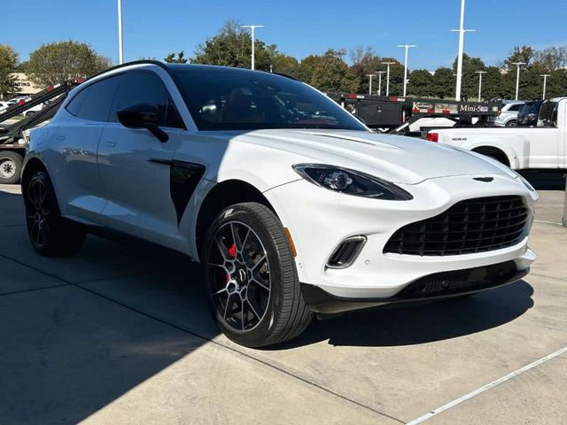 2021 aston martin dbx base