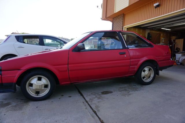 1985 toyota corolla gt-s (ae86)