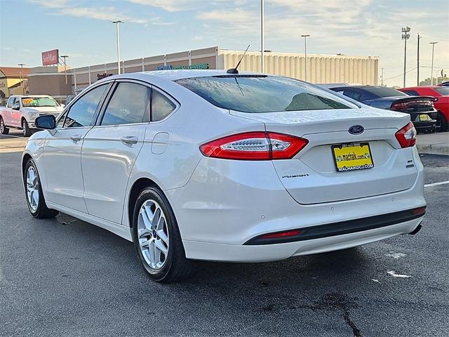 2016 ford fusion se