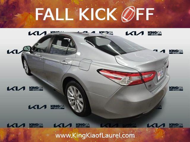 2020 toyota camry le