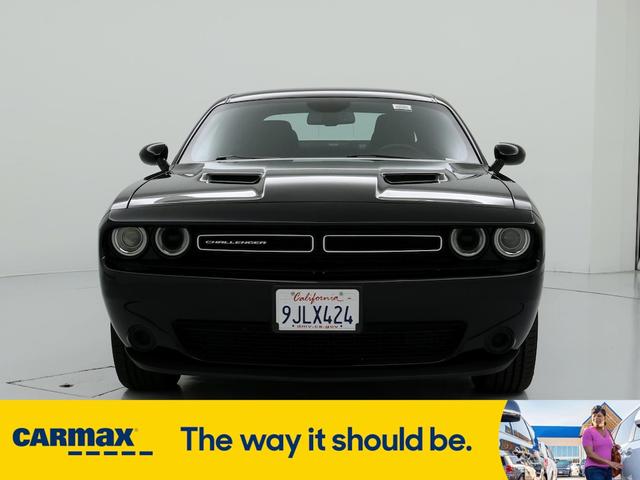 2023 dodge challenger sxt