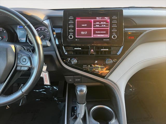 2022 toyota camry le