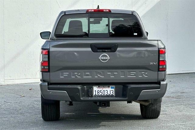 2022 nissan frontier sv