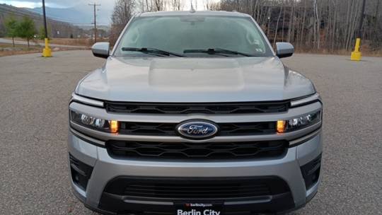 2022 ford expedition xlt