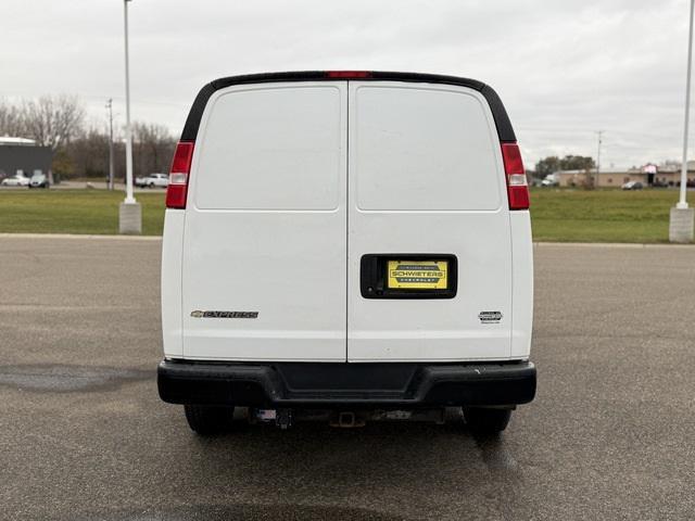 2020 chevrolet express 2500 rwd 2500 regular wheelbase wt