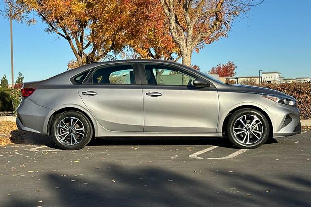 2022 kia forte lxs