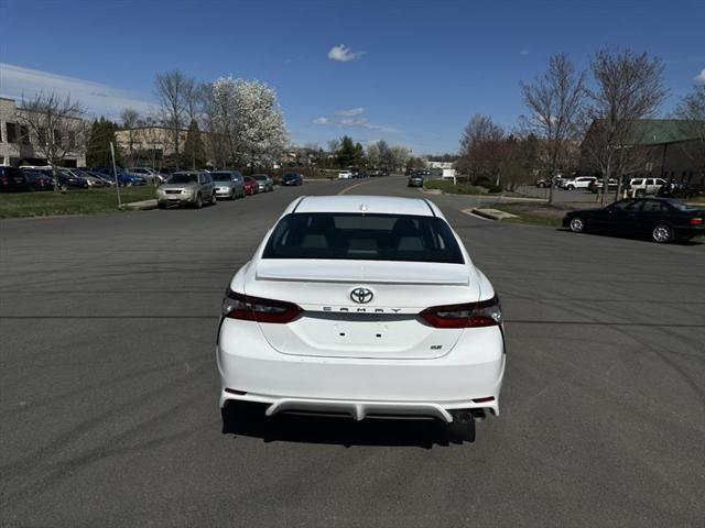 2021 toyota camry se