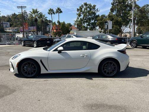 2023 subaru brz