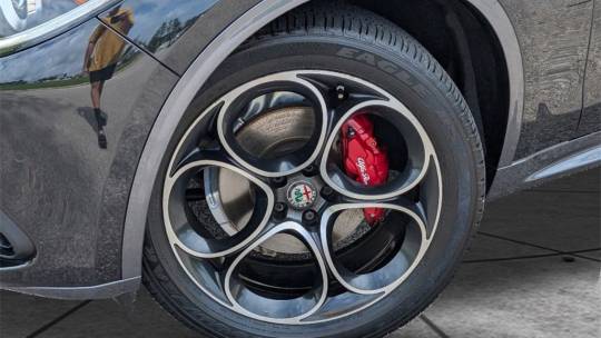 2022 Alfa Romeo Stelvio ti awd package