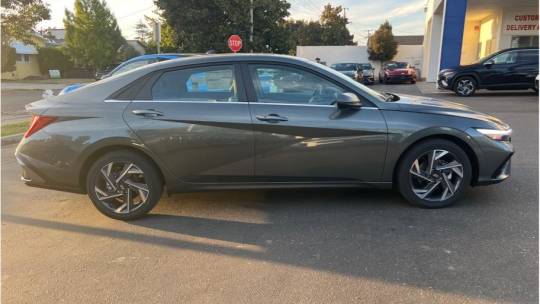 2025 Hyundai Elantra