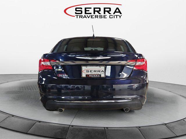2012 chrysler 200 lx
