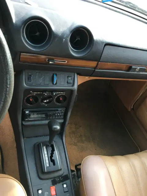 1983 benz 300 diesel. 100% drivable parts car. ( clean title in hand )
