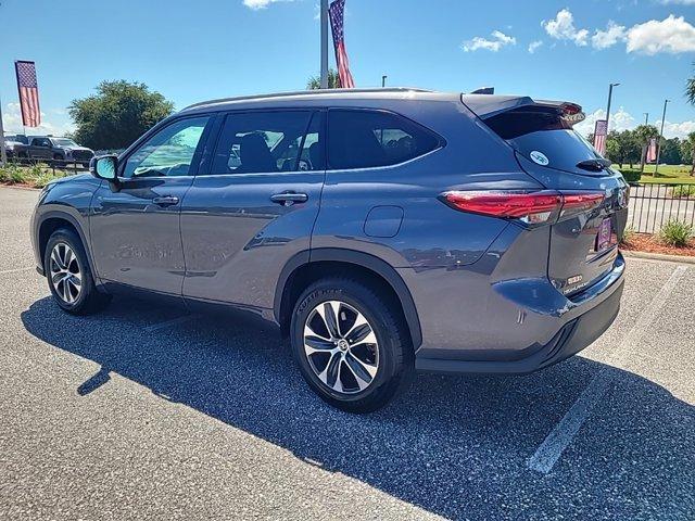 2022 toyota highlander xle