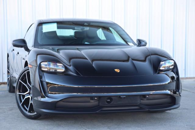 2022 porsche taycan w/ premium package