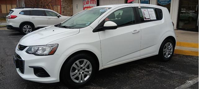 2020 chevrolet sonic fwd hatchback 1fl 5-door