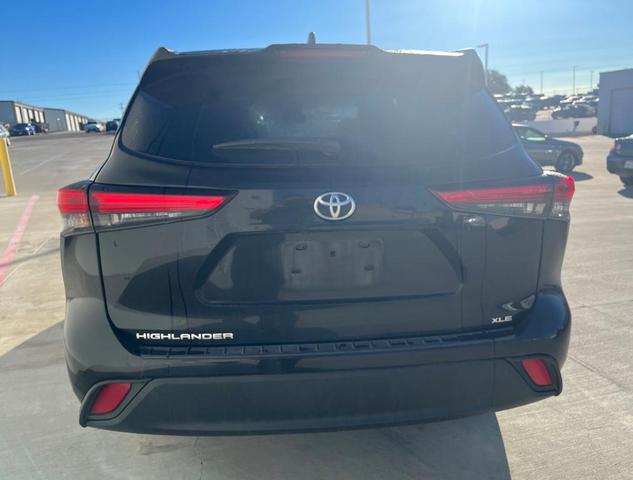 2022 toyota highlander xle
