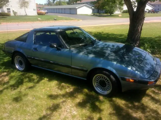 mazda rx-7 84 very clean car!!