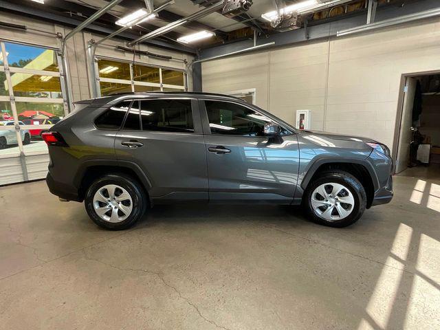 2020 toyota rav4 le