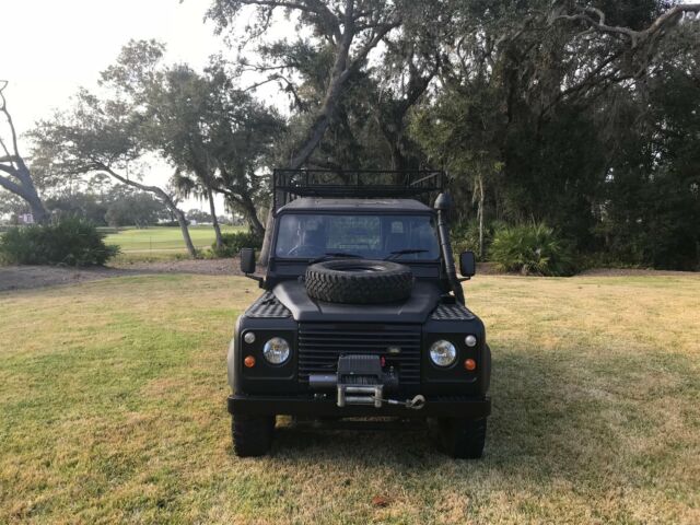 land rover defender 110 county station wagon 200tdi