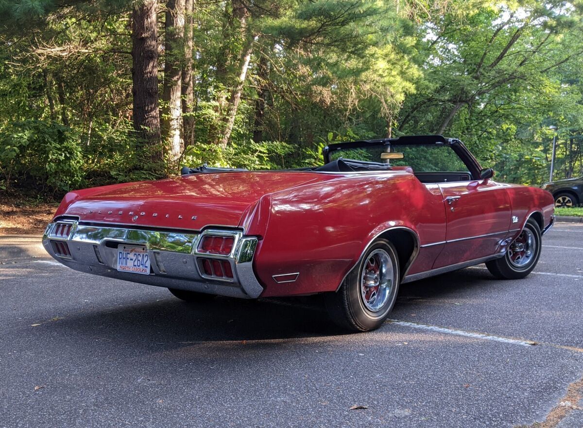 original 350 rocket v8 runs strong,shifts perfectly and goes down the road great