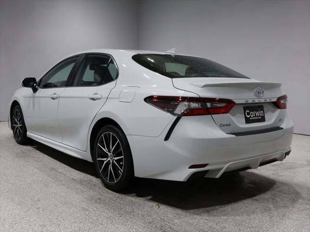 2023 toyota camry se