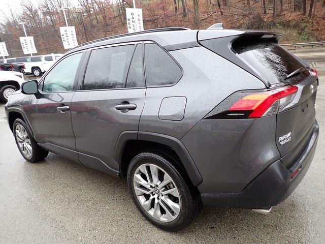 2022 toyota rav4 xle premium
