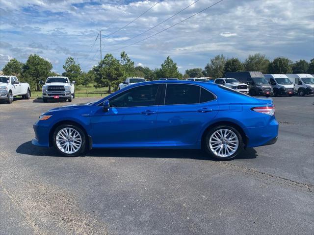 2020 toyota camry hybrid xle