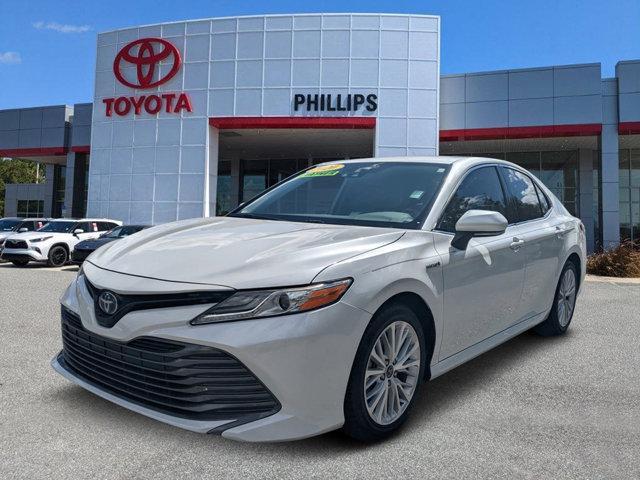2020 toyota camry hybrid xle