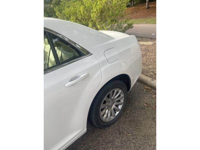 2013 chrysler 300 base