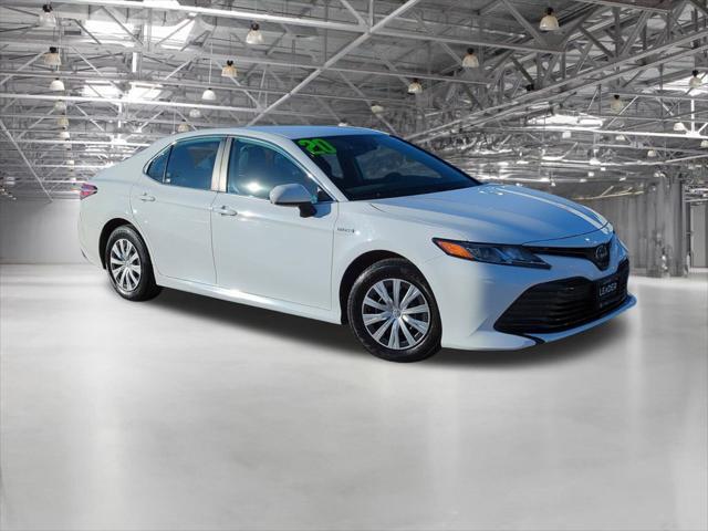 2020 toyota camry le