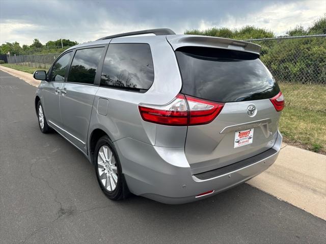 2016 toyota sienna limited